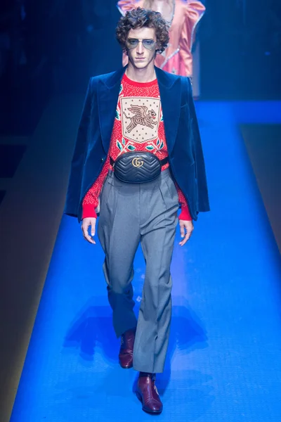 Look 54
